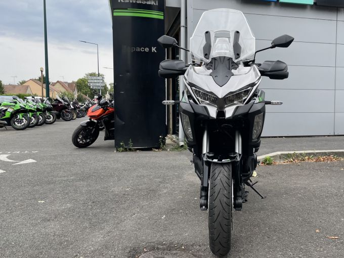 KAWASAKI VERSYS 1100 SE 4