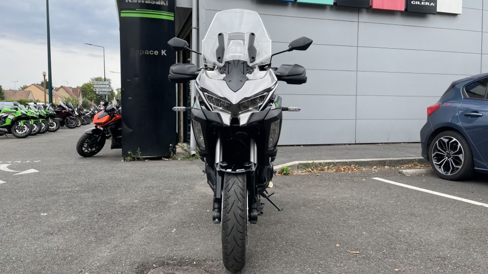 KAWASAKI VERSYS 1100 SE 4