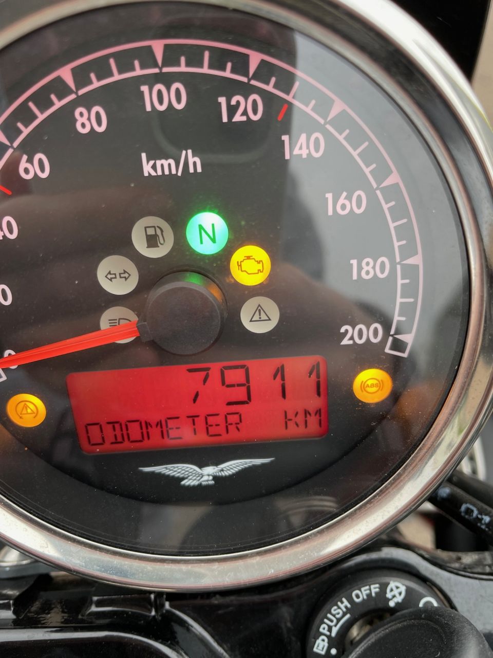 MOTO GUZZI V9 BOBBER 4