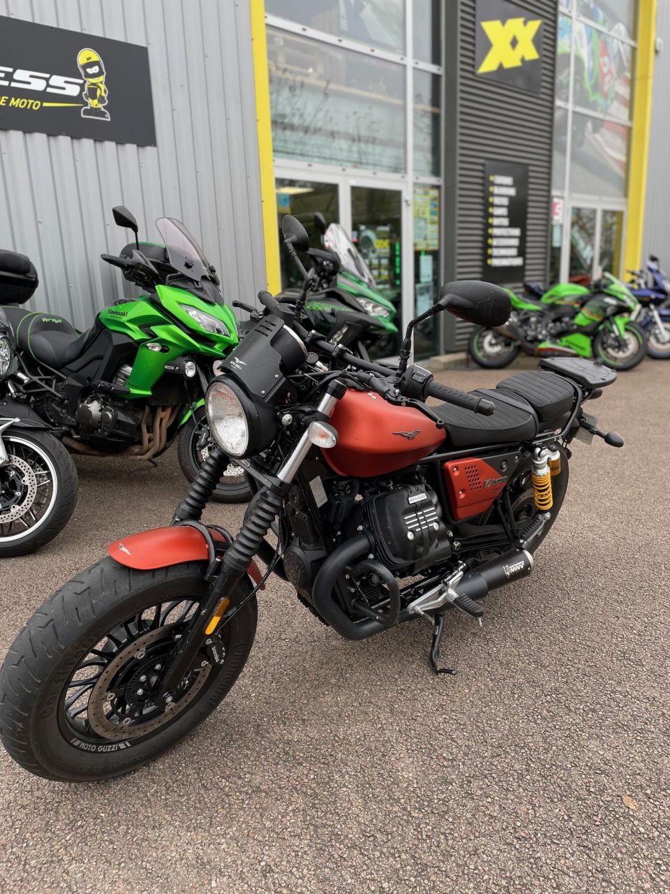 MOTO GUZZI V9 BOBBER 4