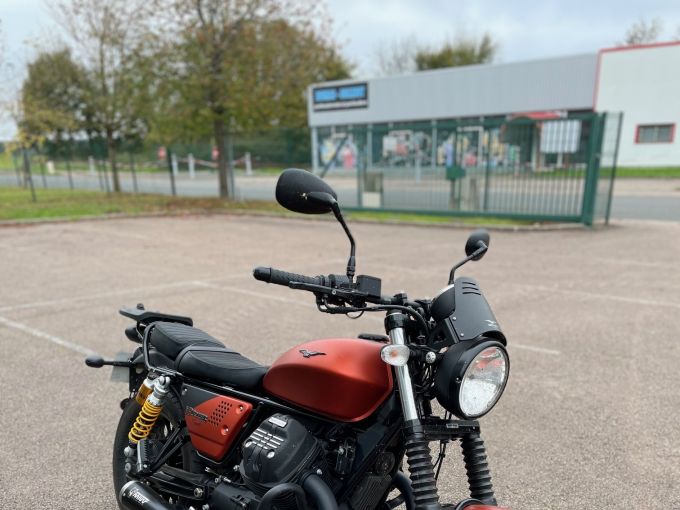 MOTO GUZZI V9 BOBBER 4