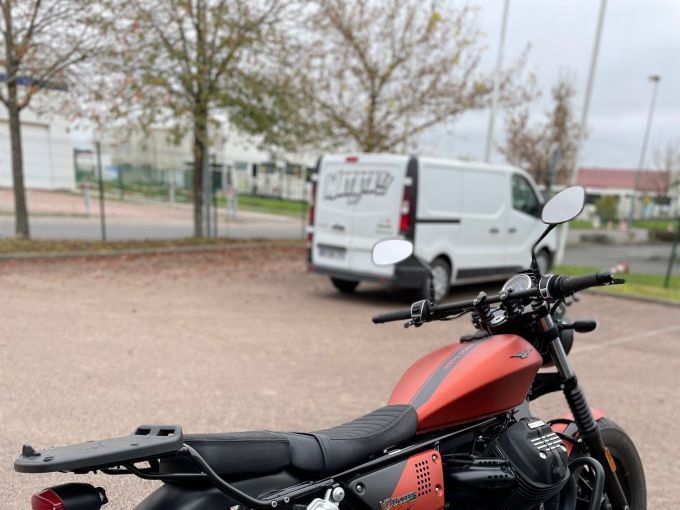 MOTO GUZZI V9 BOBBER 4