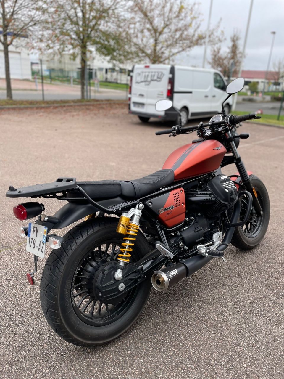 MOTO GUZZI V9 BOBBER 4