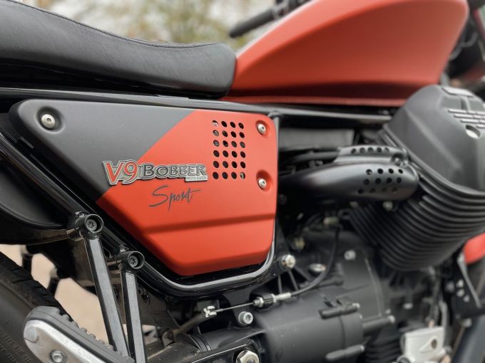 MOTO GUZZI V9 BOBBER 4