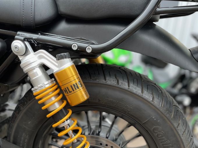 MOTO GUZZI V9 BOBBER 4