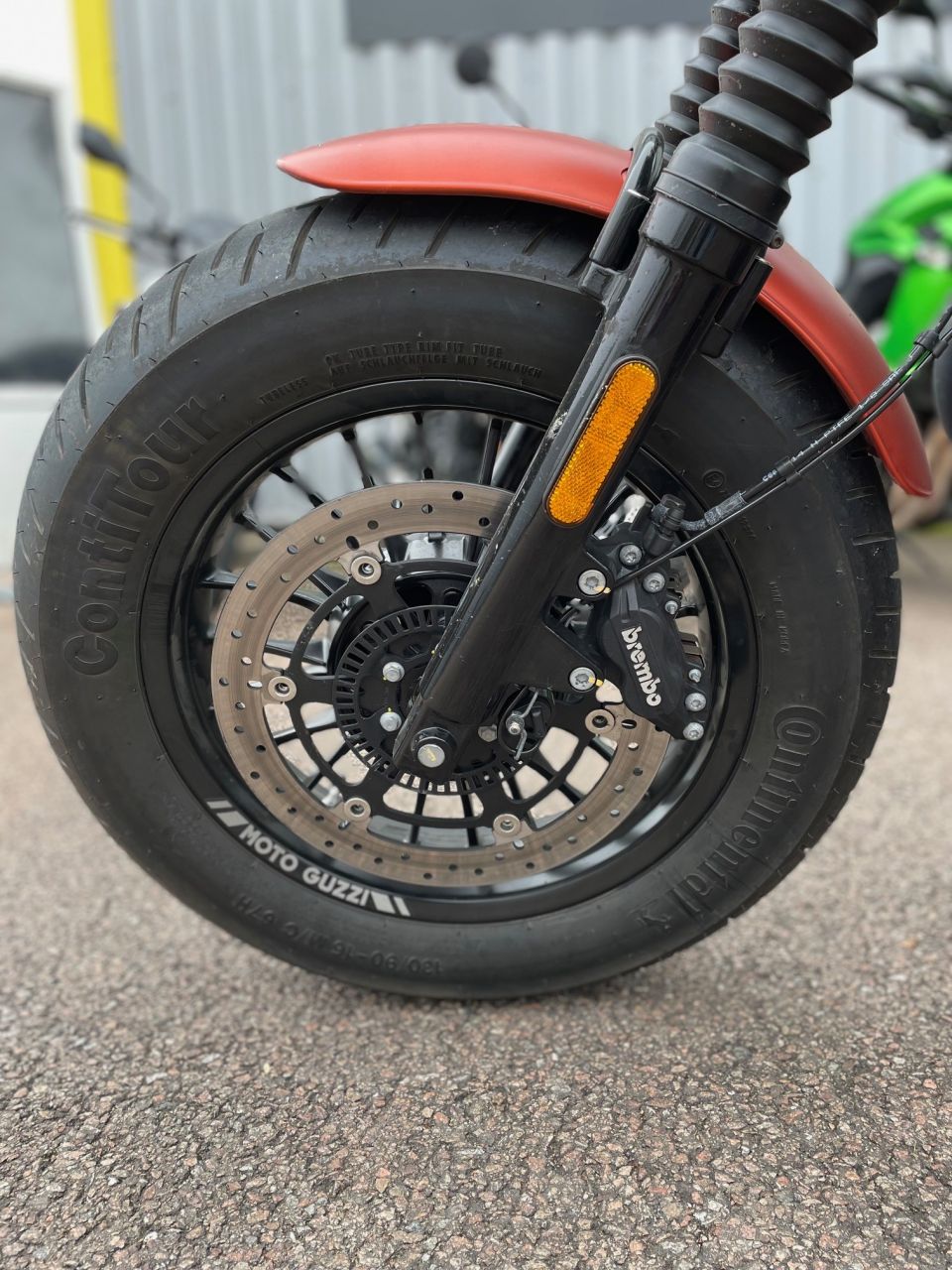 MOTO GUZZI V9 BOBBER 4