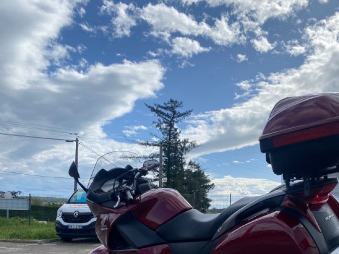 HONDA DEAUVILLE ABS 700 4