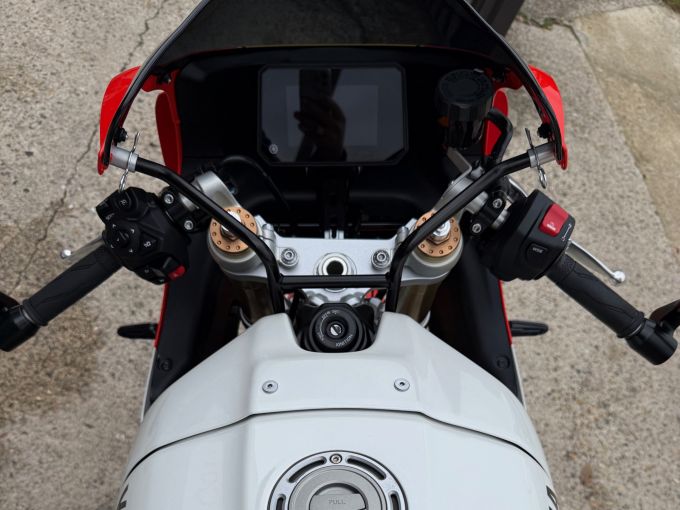 YAMAHA XSR 900 GP 4