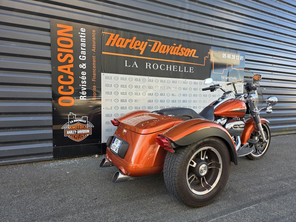 HARLEY-DAVIDSON TRIKE FREEWHEELER 1868 4