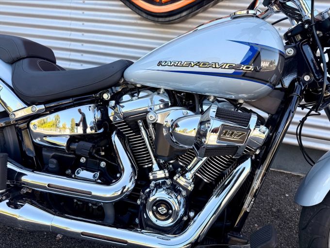 HARLEY-DAVIDSON SOFTAIL BREAKOUT 1923 4