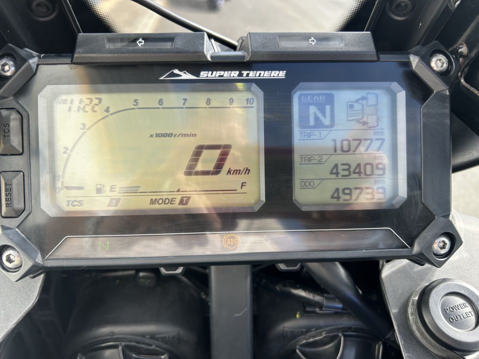 YAMAHA XTZ 1200 SUPER TENERE 4