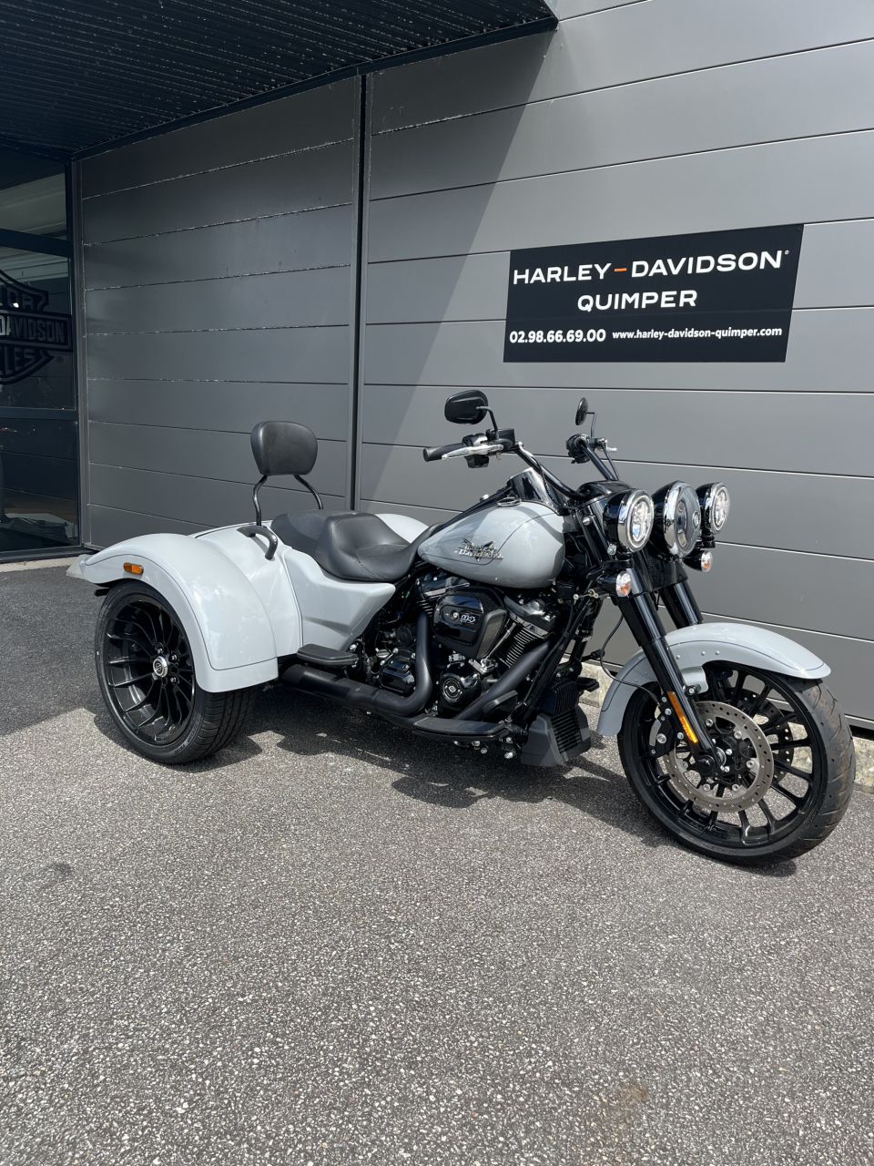 HARLEY-DAVIDSON TRIKE FREEWHEELER 1868 4