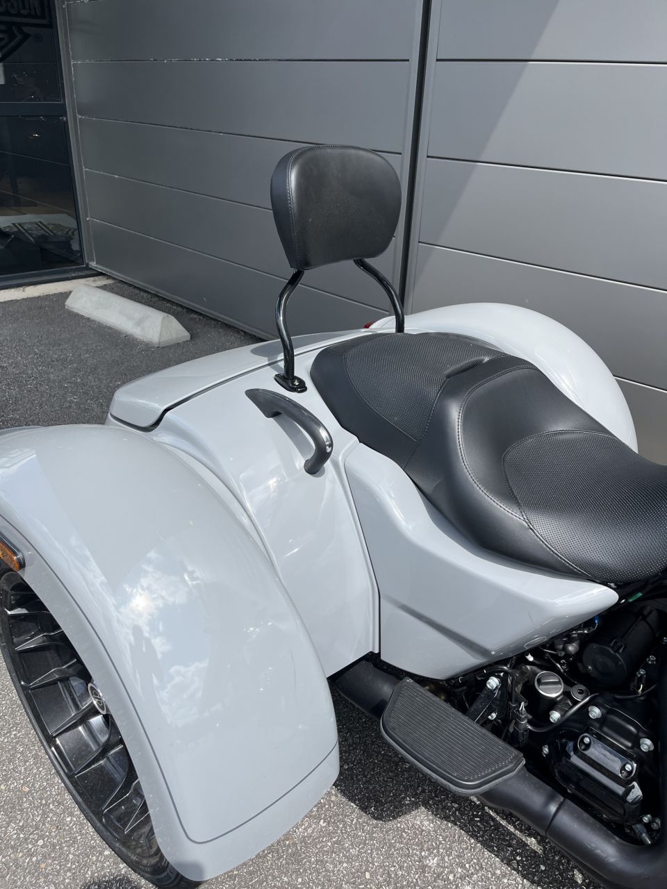 HARLEY-DAVIDSON TRIKE FREEWHEELER 1868 4