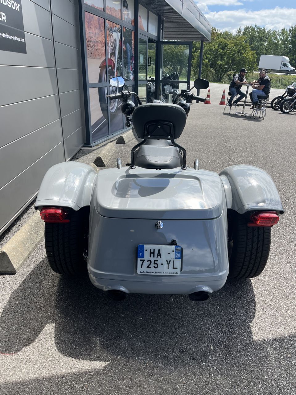 HARLEY-DAVIDSON TRIKE FREEWHEELER 1868 4