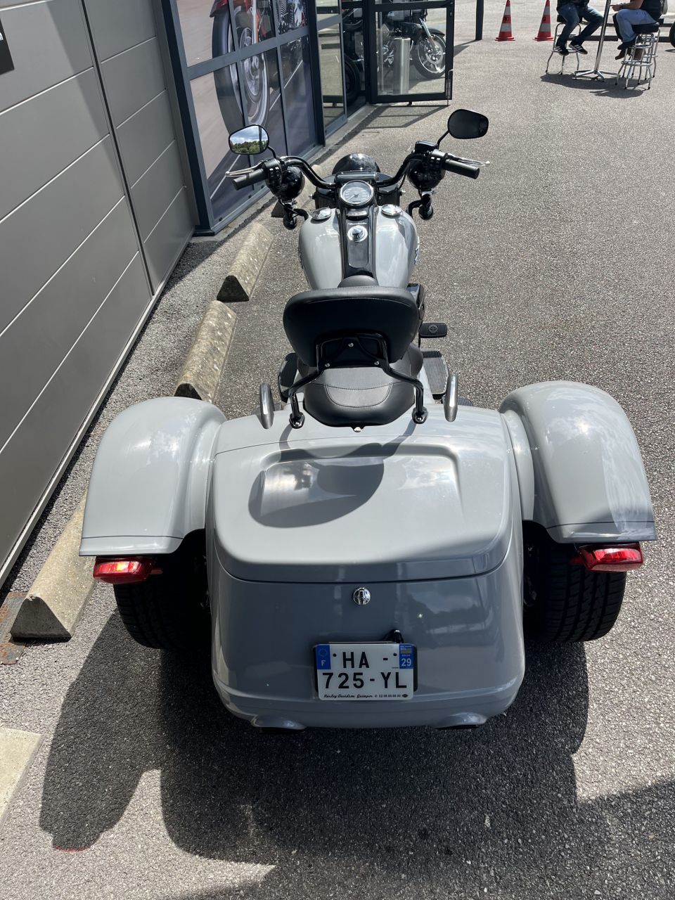 HARLEY-DAVIDSON TRIKE FREEWHEELER 1868 4