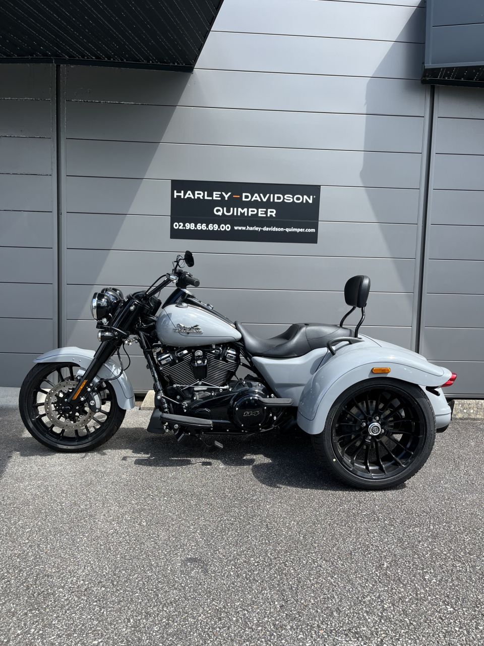 HARLEY-DAVIDSON TRIKE FREEWHEELER 1868 4