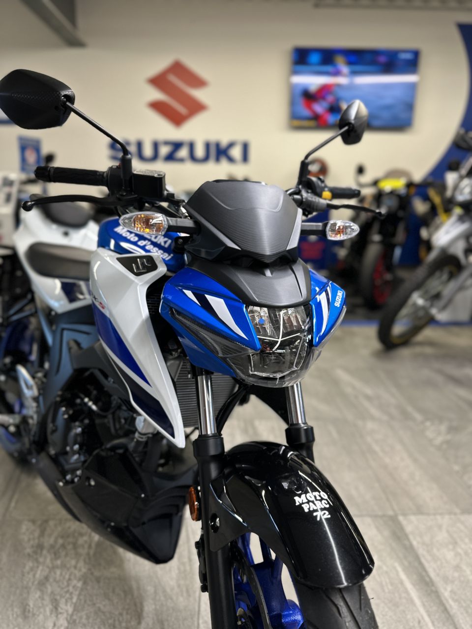 SUZUKI GSX-S 125 ABS 4