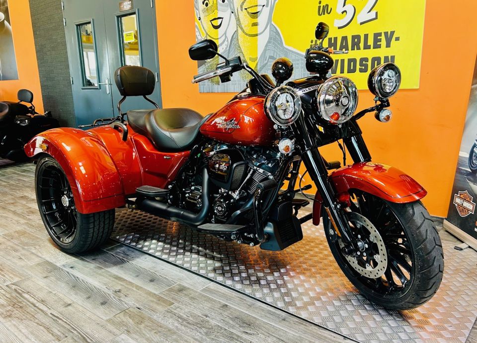 HARLEY-DAVIDSON TRIKE FREEWHEELER 1868 4