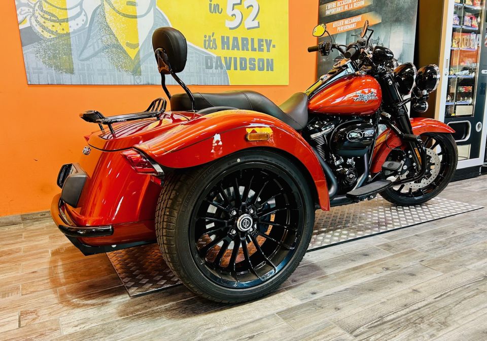 HARLEY-DAVIDSON TRIKE FREEWHEELER 1868 4