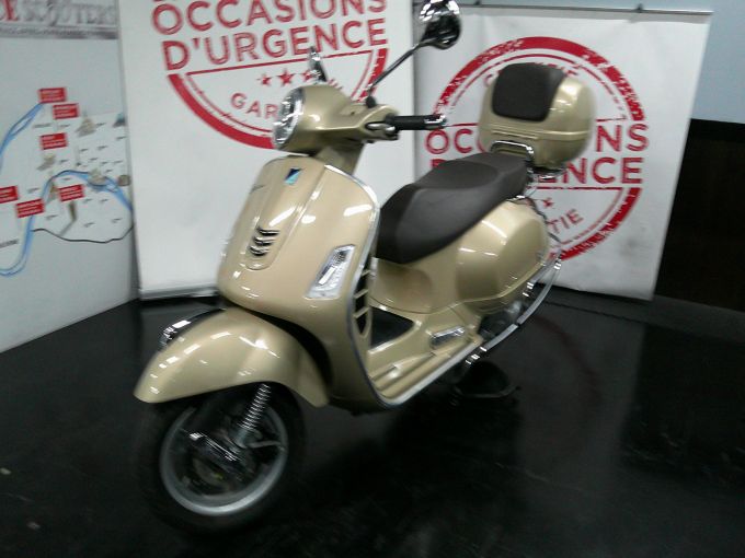 VESPA GTS 300 SUPER 4