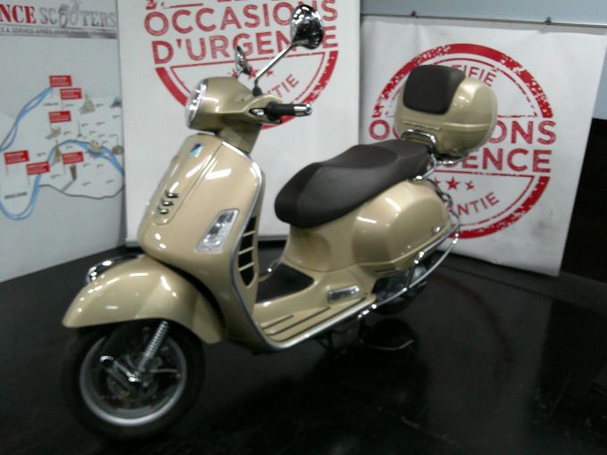 VESPA GTS 300 SUPER 4