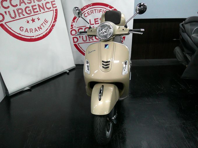 VESPA GTS 300 SUPER 4