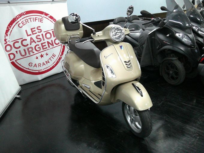 VESPA GTS 300 SUPER 4