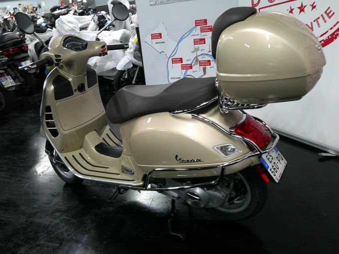 VESPA GTS 300 SUPER 4
