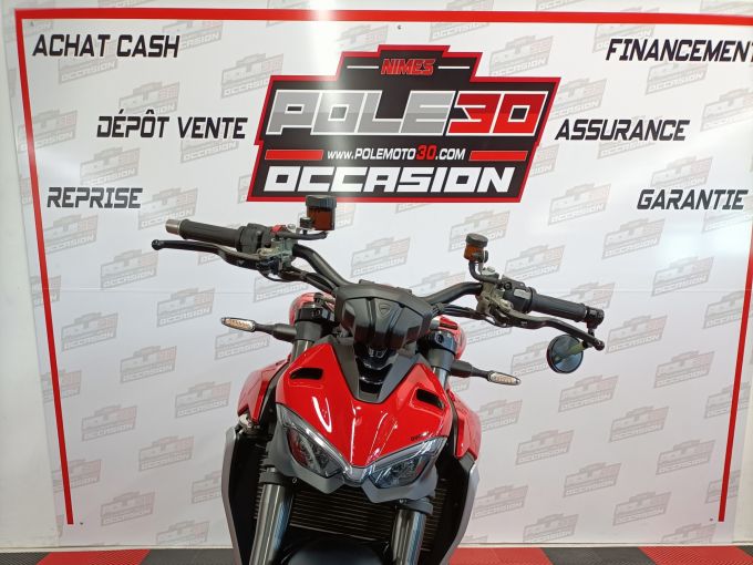 DUCATI STREETFIGHTER V2 4
