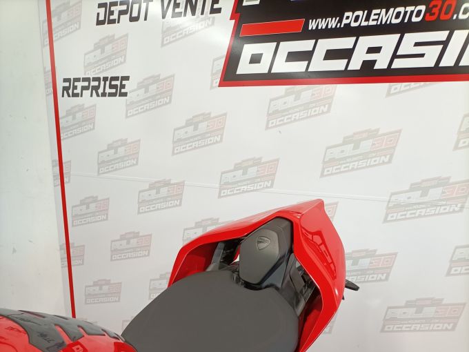 DUCATI STREETFIGHTER V2 4