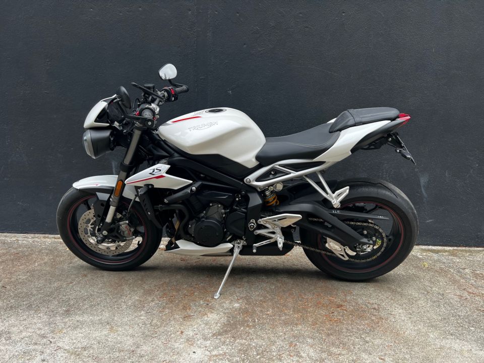 TRIUMPH STREET TRIPLE 765 RS 4