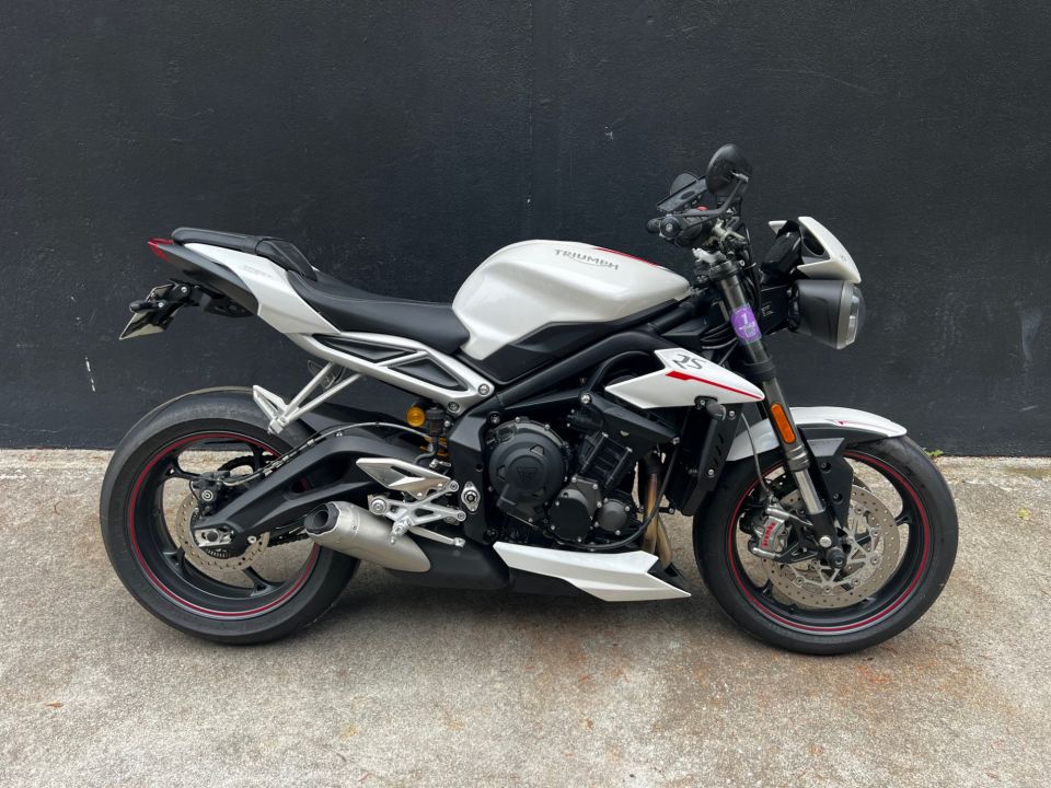 TRIUMPH STREET TRIPLE 765 RS 4