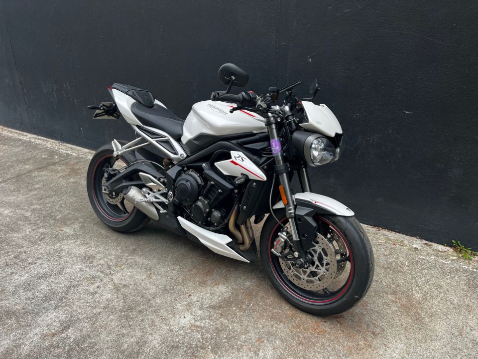 TRIUMPH STREET TRIPLE 765 RS 4