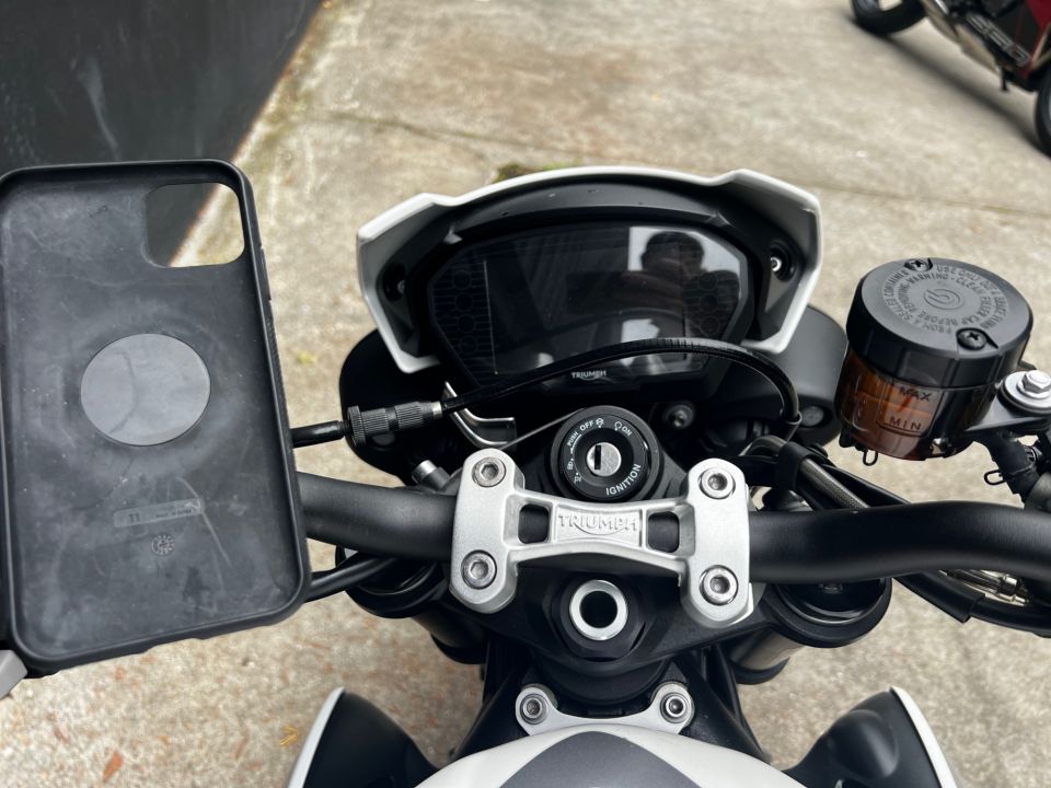 TRIUMPH STREET TRIPLE 765 RS 4