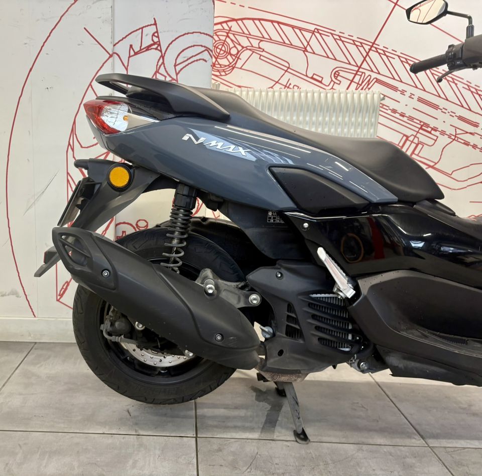 YAMAHA NMAX 125 4