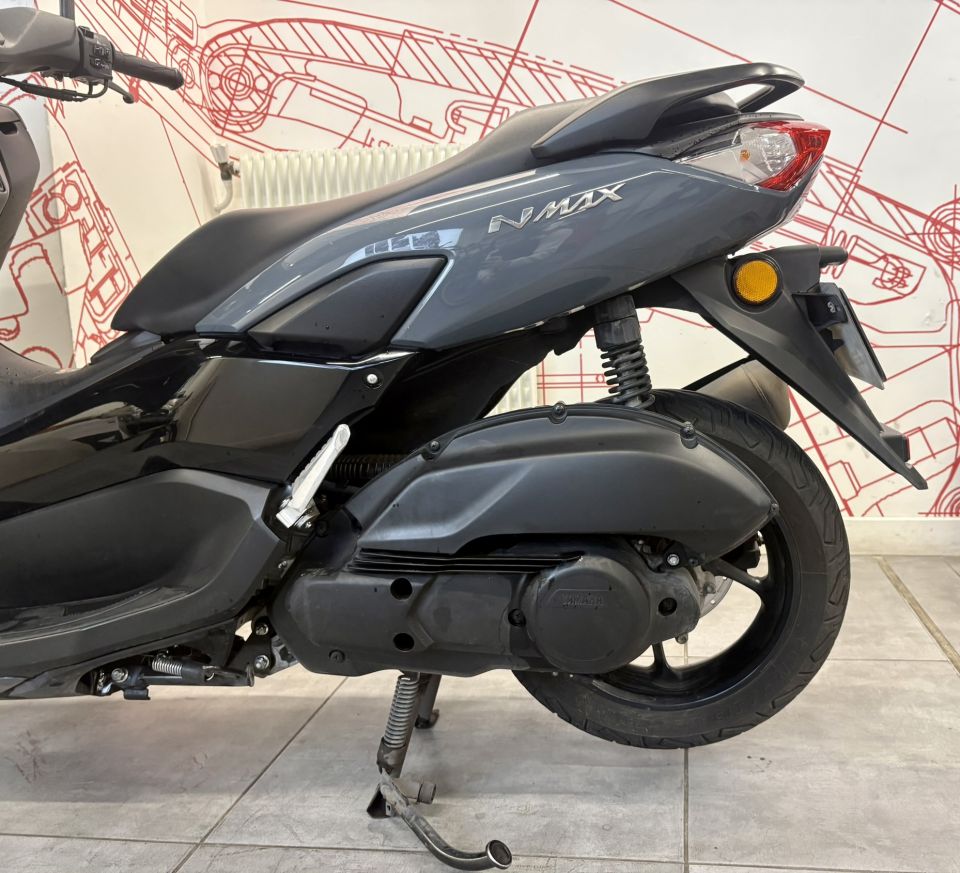 YAMAHA NMAX 125 4