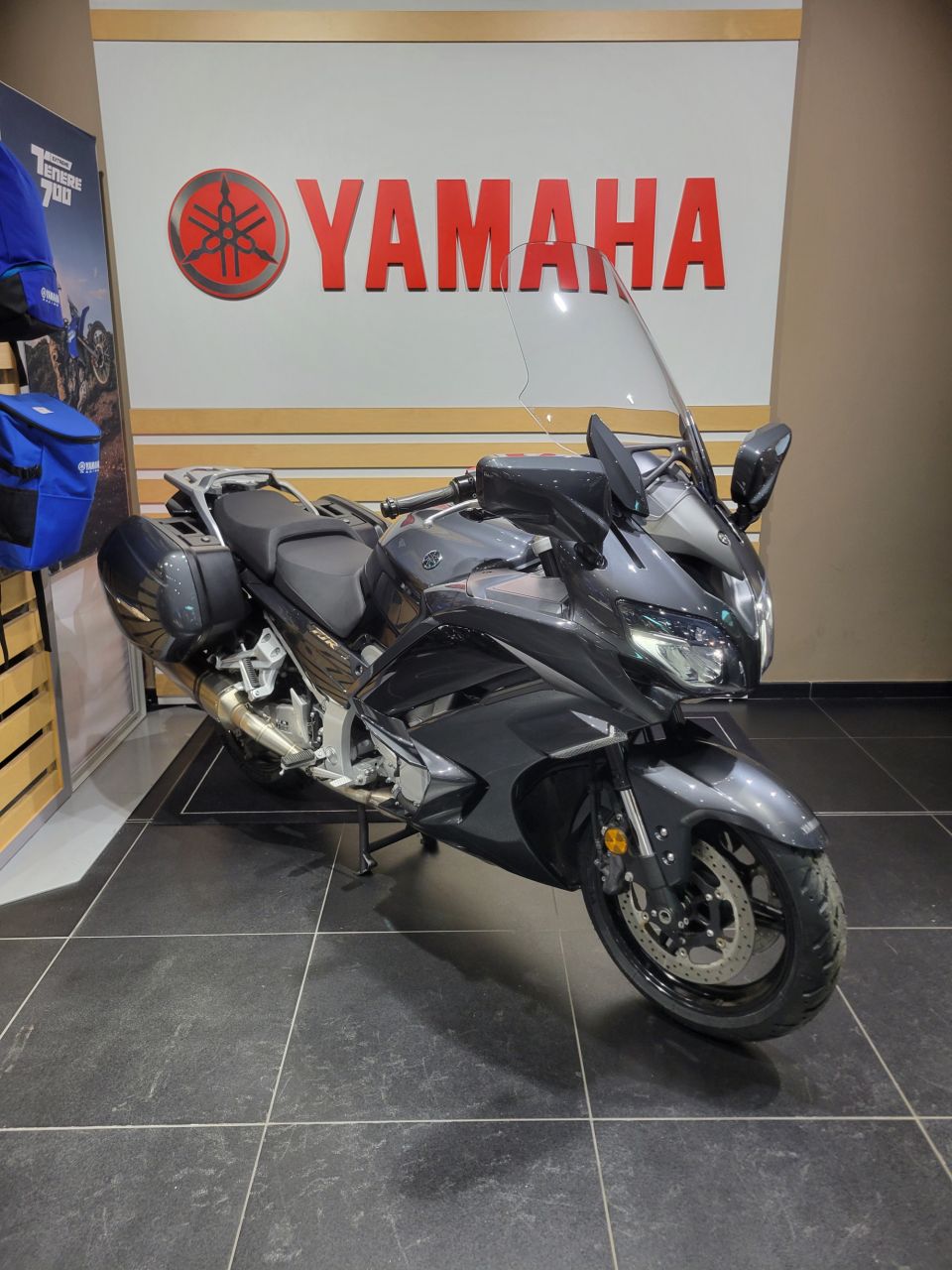 YAMAHA FJR 1300 AE 4