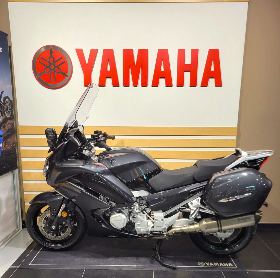 YAMAHA FJR 1300 AE 4