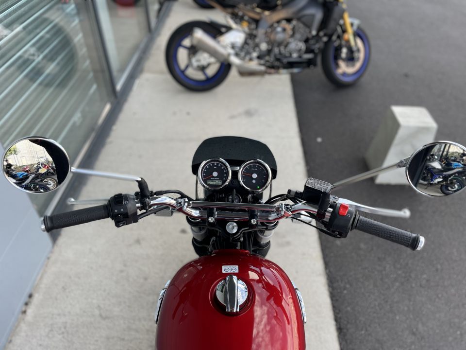 ROYAL ENFIELD INTERCEPTOR 4