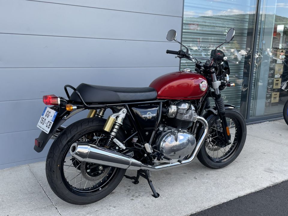 ROYAL ENFIELD INTERCEPTOR 4