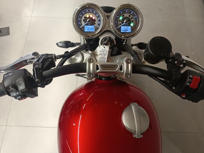 TRIUMPH SPEED TWIN 1200 4