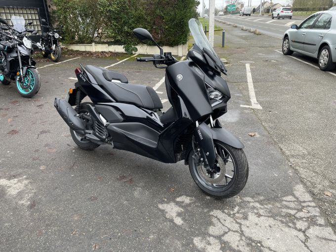 YAMAHA XMAX 125 TECH MAX 4