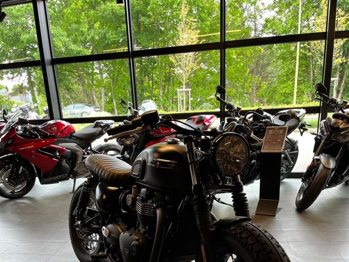 TRIUMPH BONNEVILLE T120 