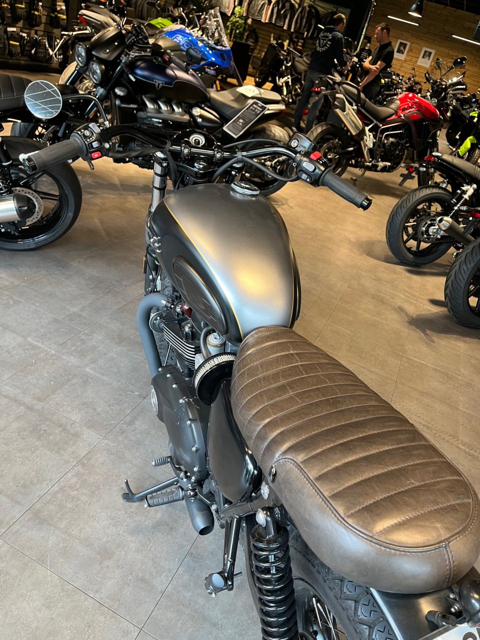 TRIUMPH BONNEVILLE T120 