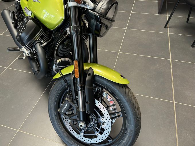 MOTO GUZZI V7 4
