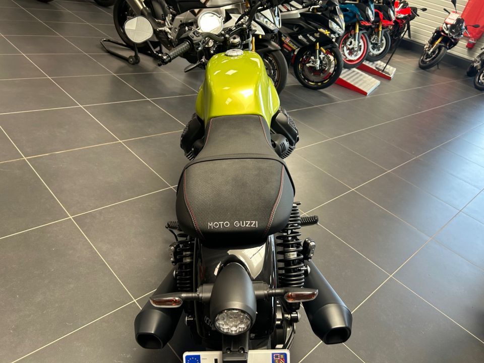 MOTO GUZZI V7 4