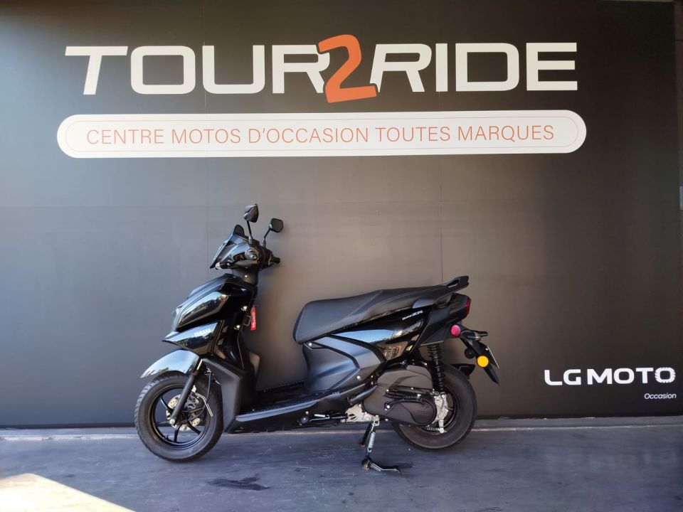 YAMAHA RayZR 125 4