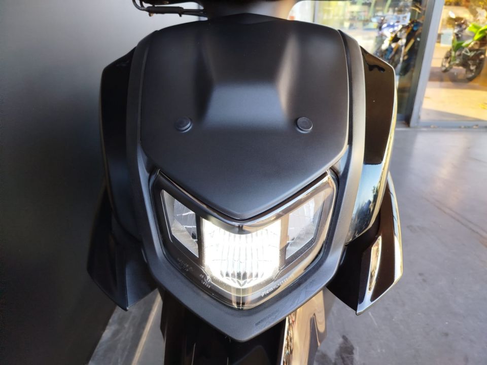 YAMAHA RayZR 125 4