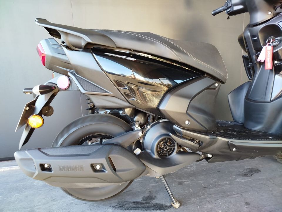 YAMAHA RayZR 125 4