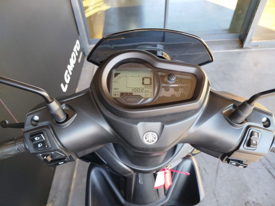 YAMAHA RayZR 125 4